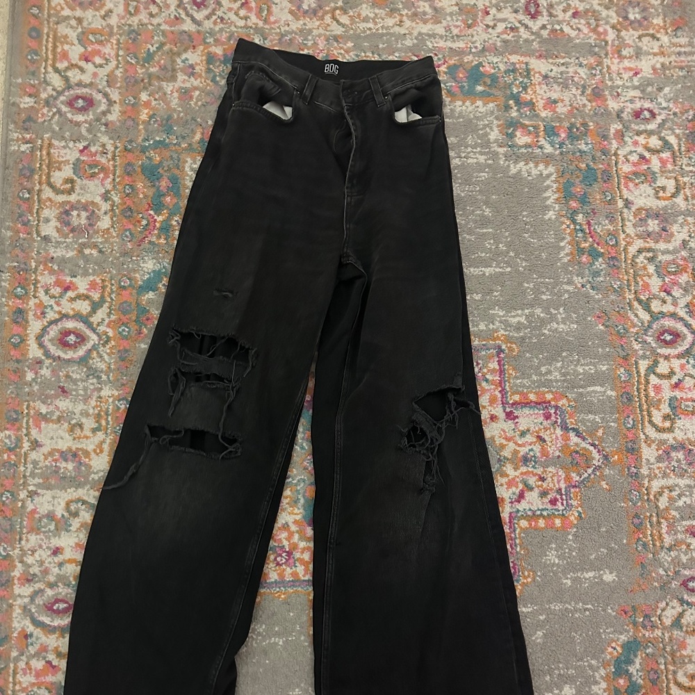 Black hole jeans